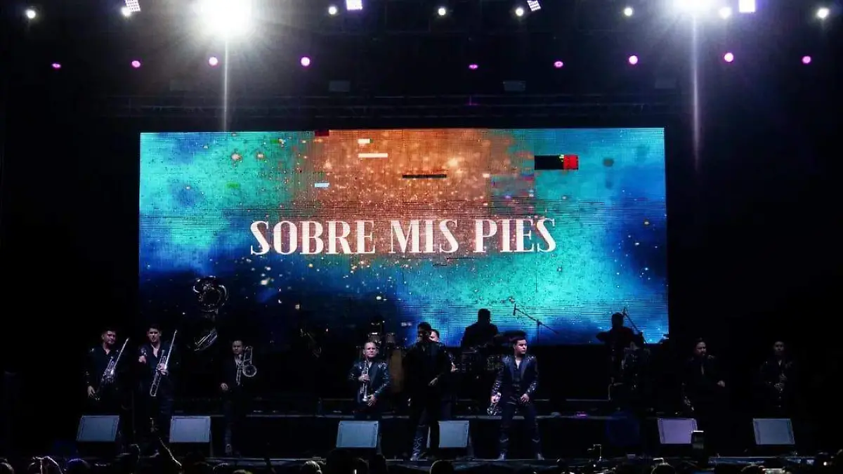 La Arrolladora Banda El Limón