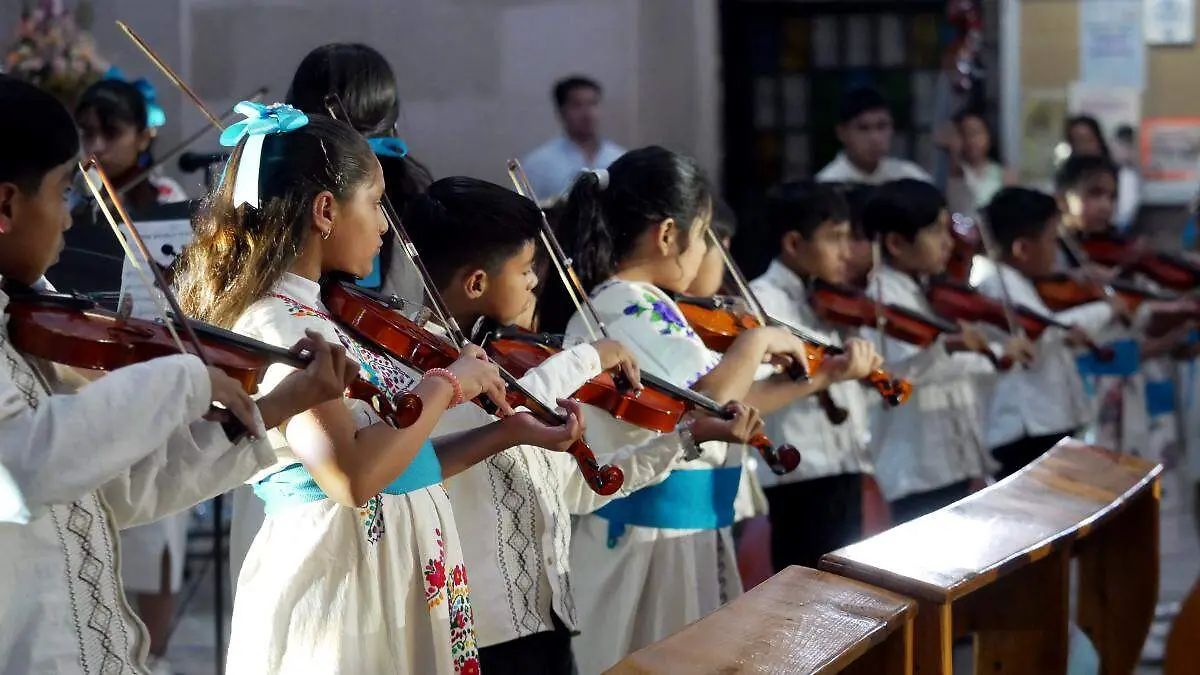 Orquesta y coros FMM