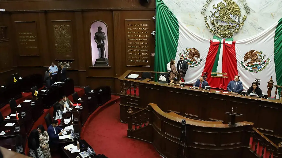 Minuto de silencio en el Congreso del Estado (3)