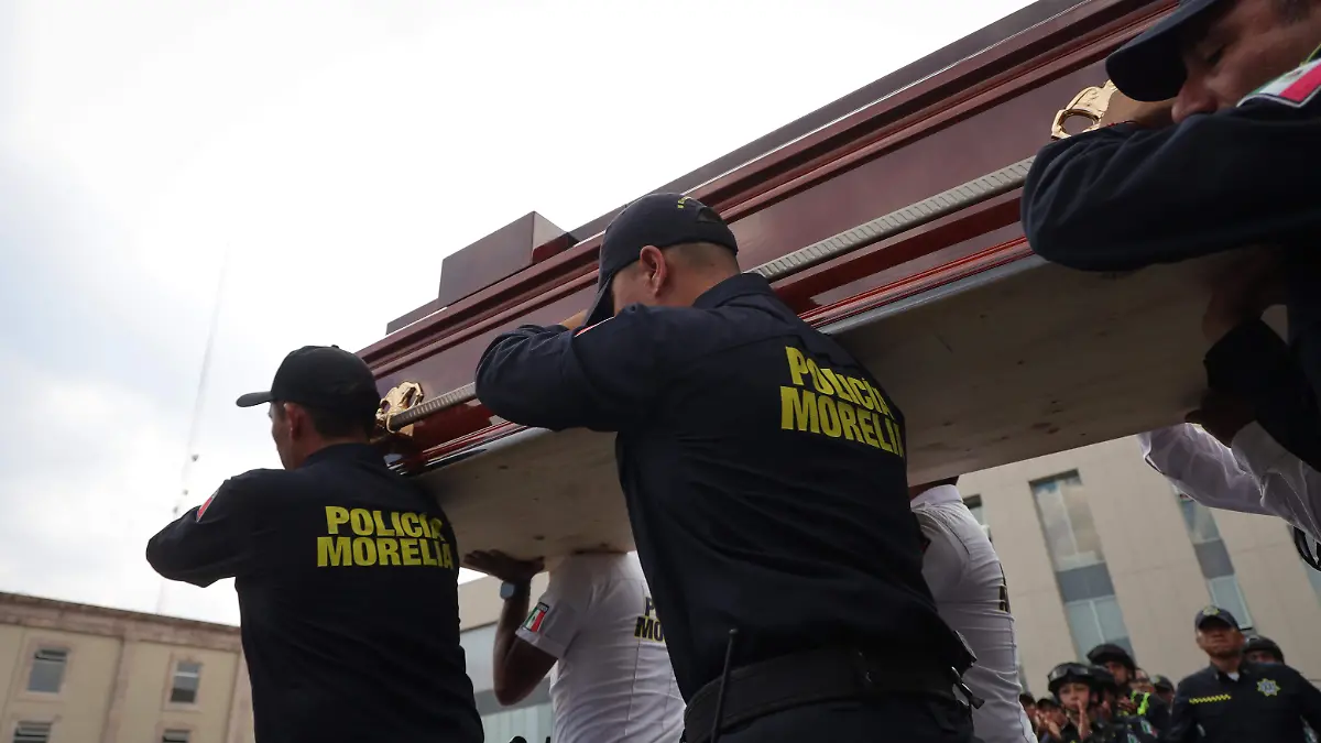 Homenaje a policía caído - FMM  (1)