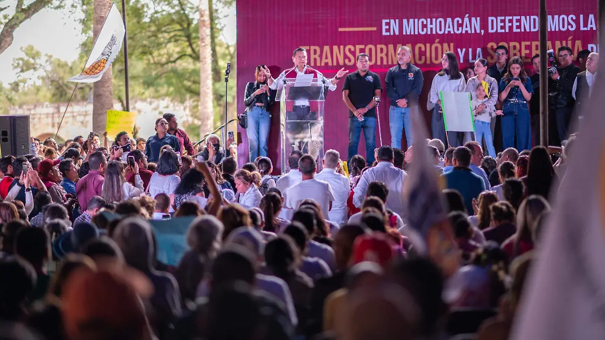 Carlos Torres Piña, fiscal de Michoacán con licencia