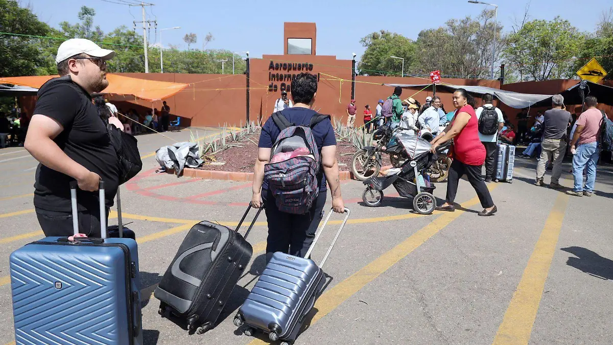1083597_Oaxaca Bloqueo Aeropuerto_web