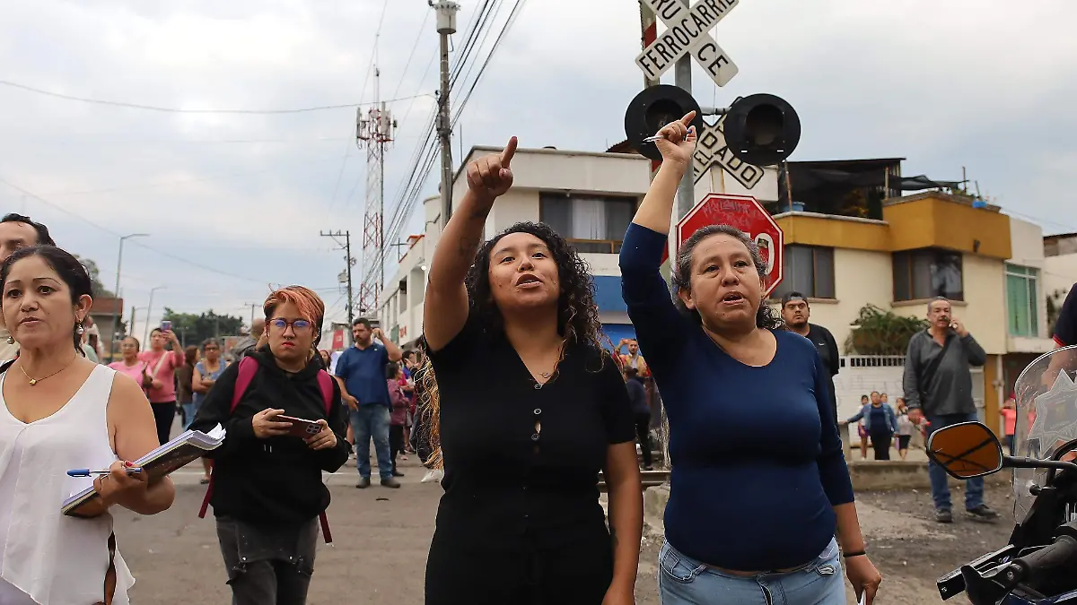 manifestacion niño tren morelia