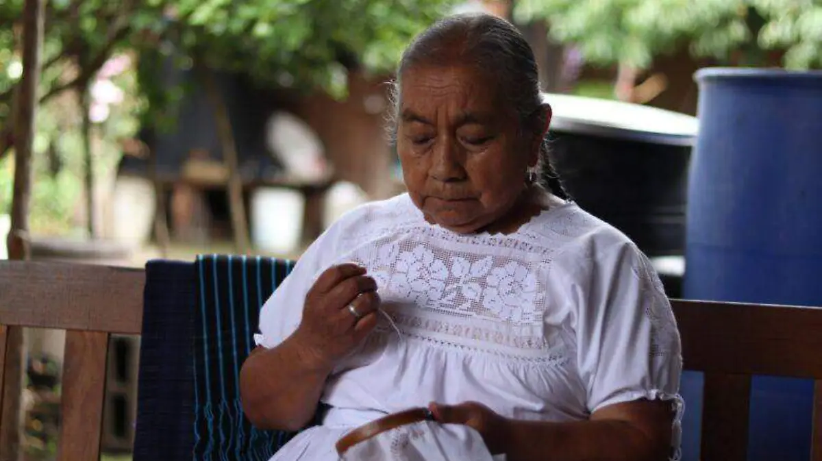 artesana textil michoacan