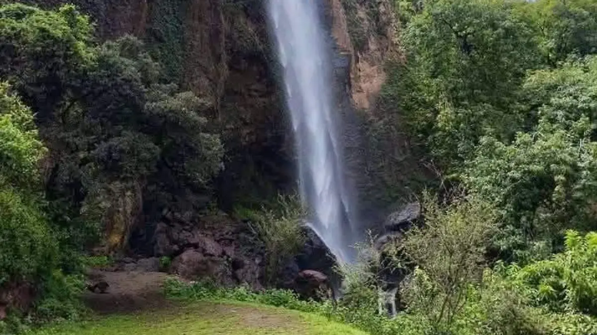 el salto indaparapeo 