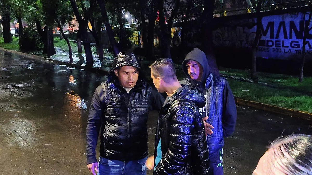 Policías vestidos de civiles Morebús