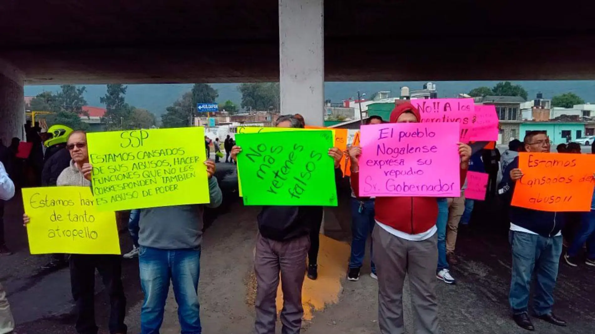 Taxistas denuncian abuso de autoridad 