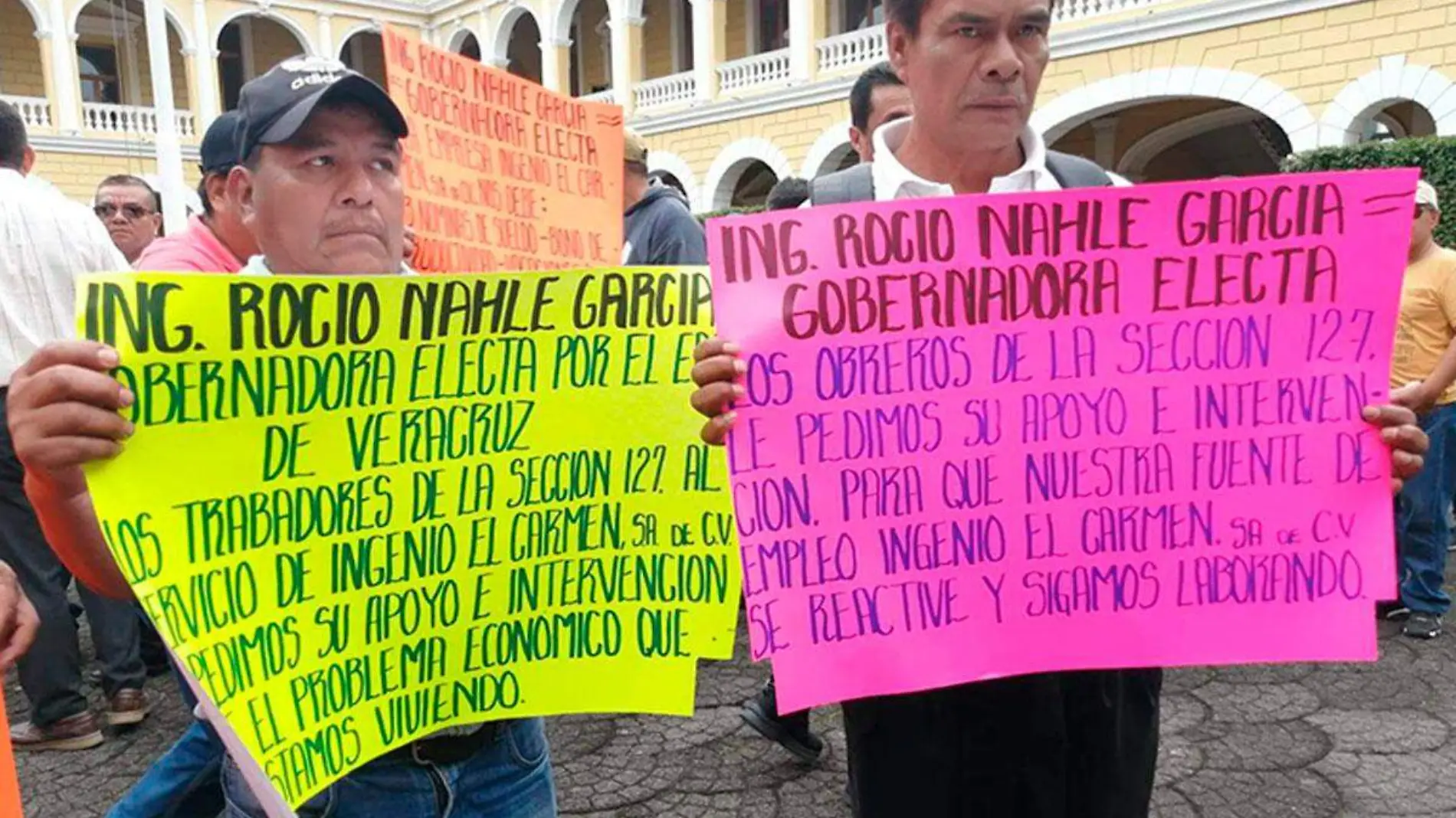 Manifetsación-de-obreros-del-ingenio-El-Carmen