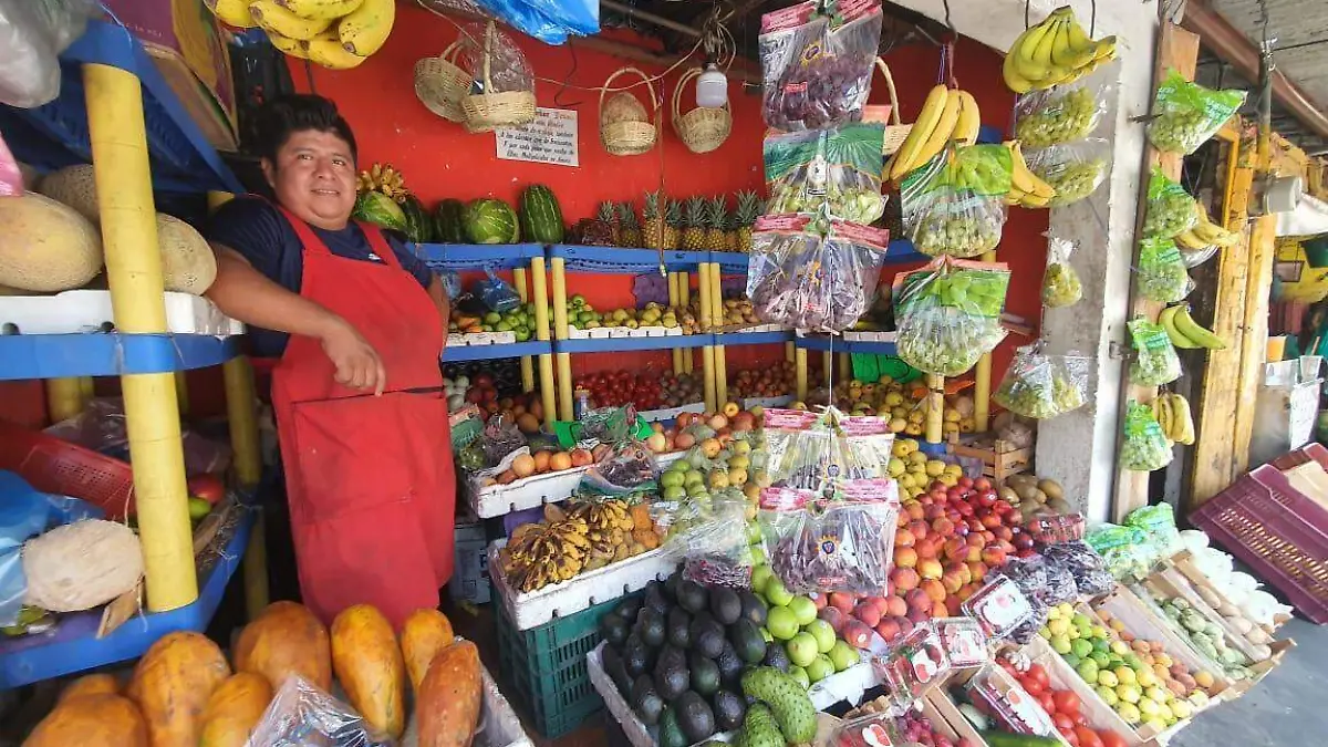 Por ola de calor, suben precio a frutas y verduras en mercado Emiliano Zapata