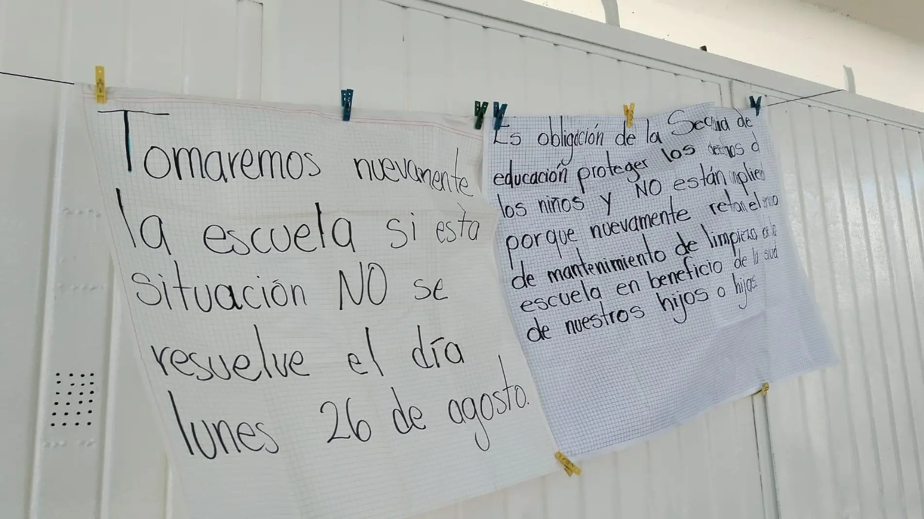 Padres de familia de la primaria federal "Jaime Torres Bodet" 