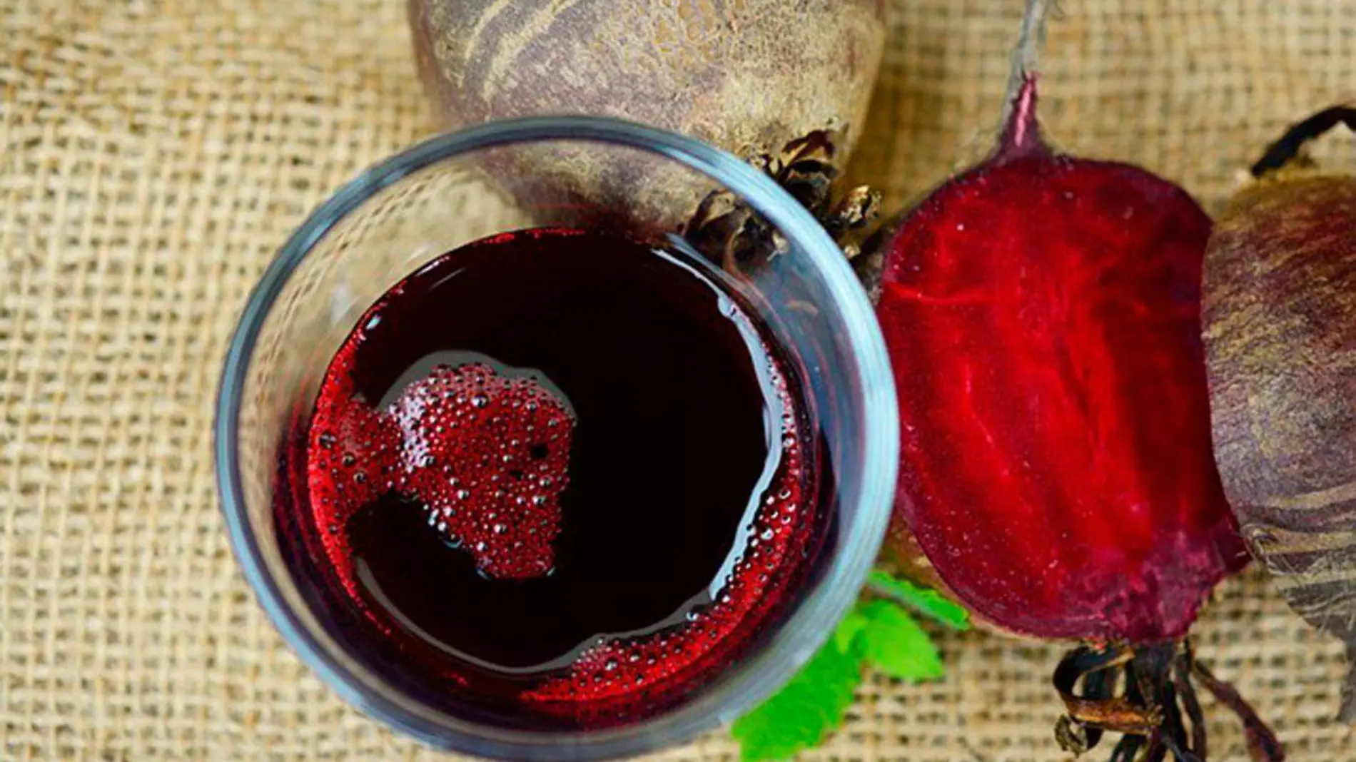 beetroot-juice-2512474_640