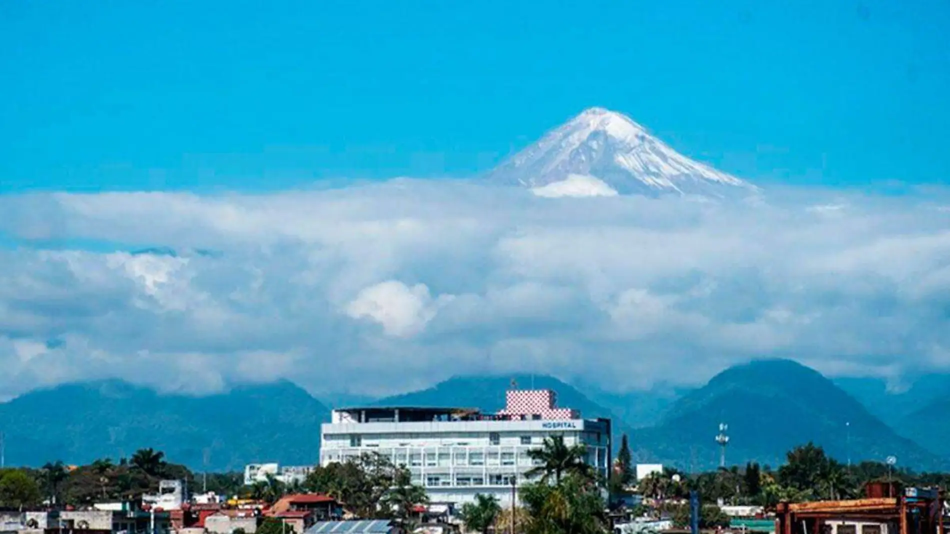 Nieve-en-el-pico-de-Orizaba