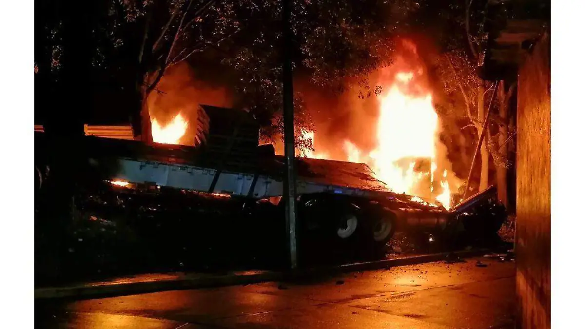 Tráiler se queda sin frenos