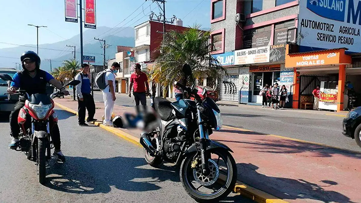 Motocicista-es-impactado-por-conductora-en-Rio-Blanco
