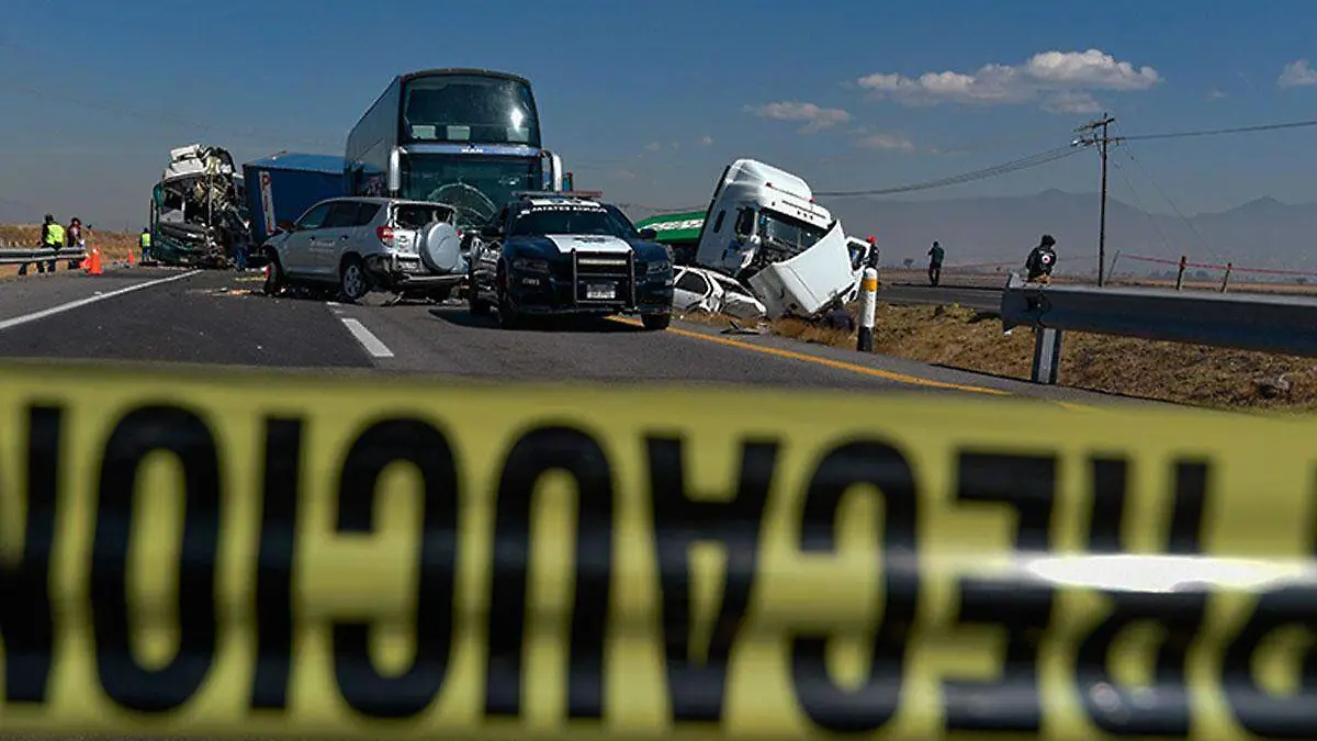 Trailers-chocan-en-carretera-a-Maltrata