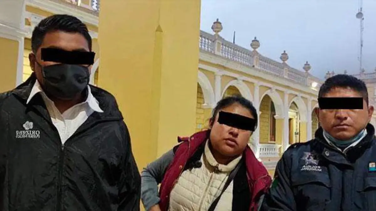 policías