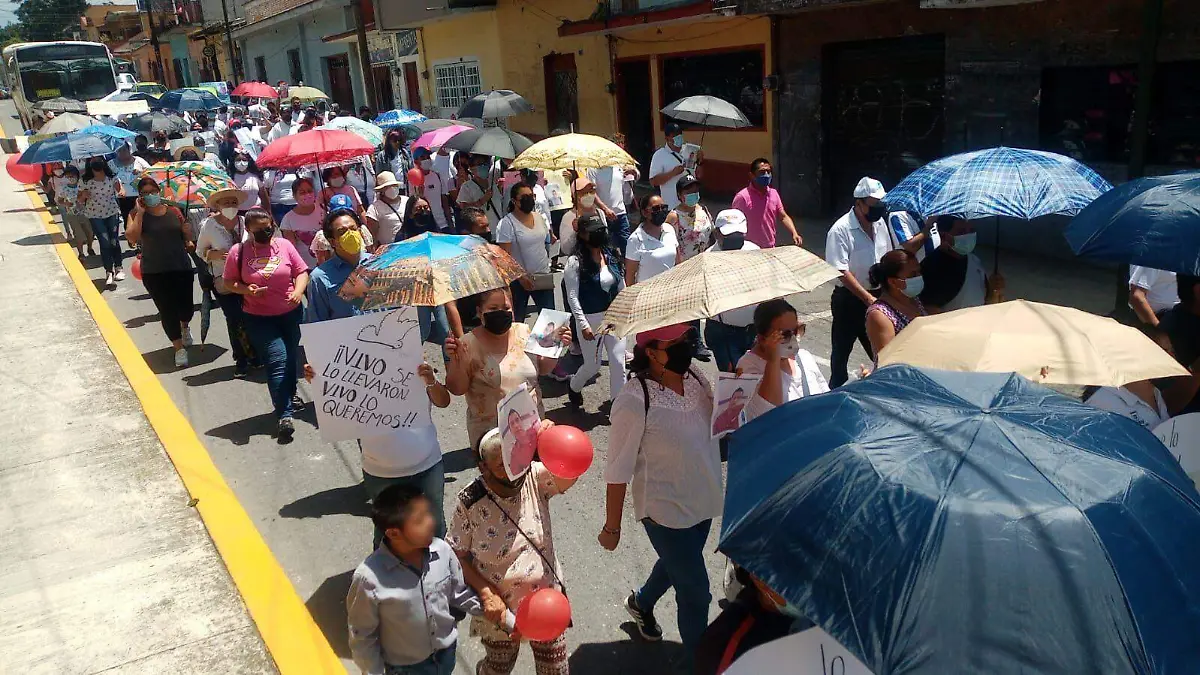 Marcha por desaparición de Ángel, docente de Ixhuatlancillo
