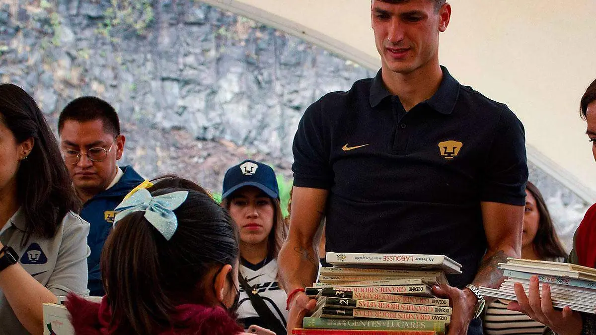 925935_Campaña-Pasar-el-Libro-Pumas-2_web