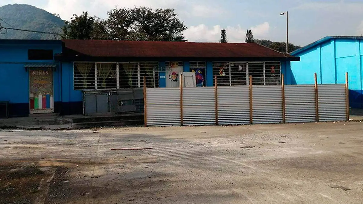 2-Escuela-de-Ixtaczoquitlan-sera-rehabilitada