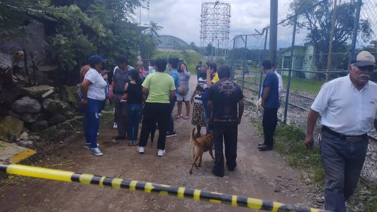 Protestan habitantes de colonia Morelos de Ixtac; pipa derramó líquido tóxico en un terreno 2023-08-26