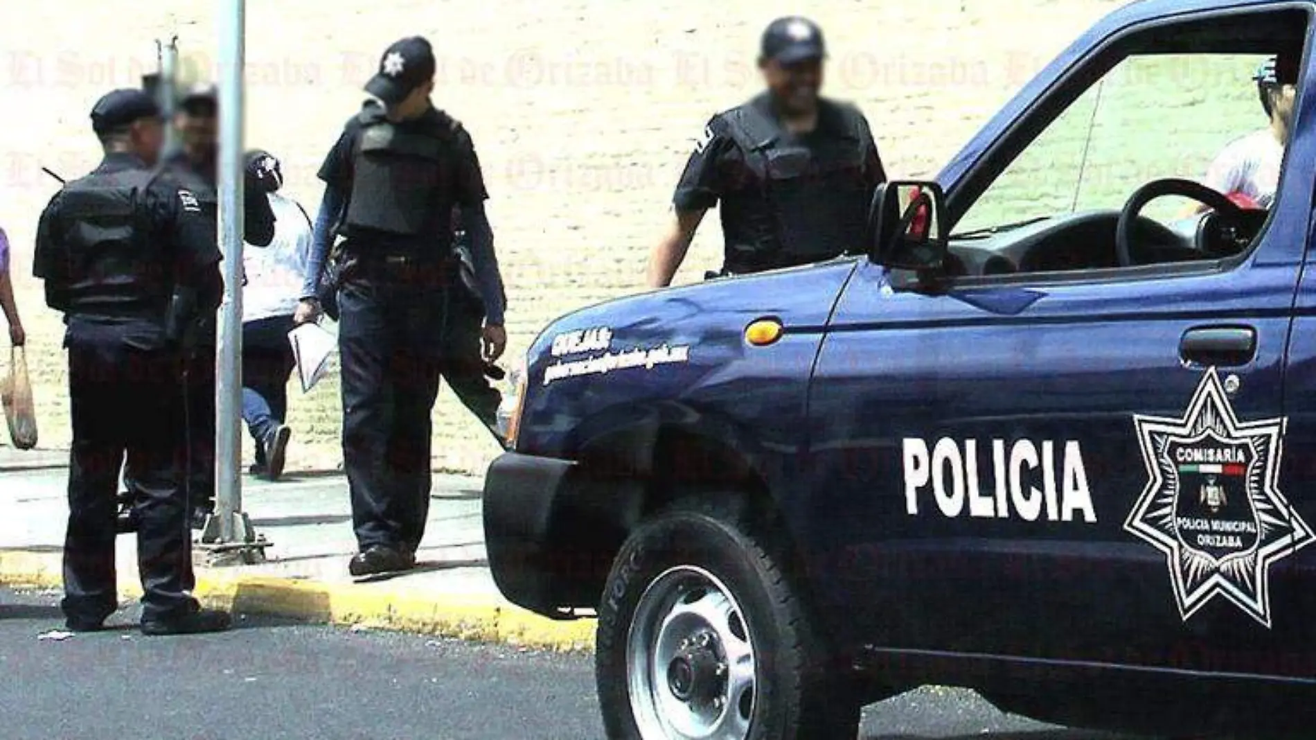 policía