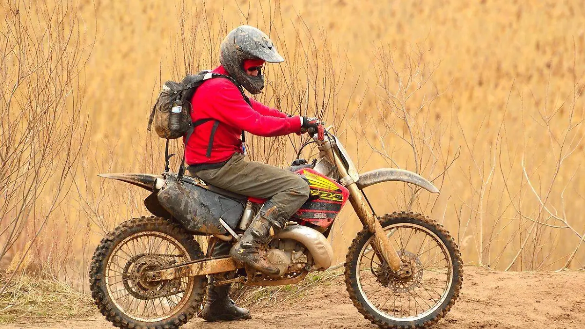 dirt-bike-330815_1280