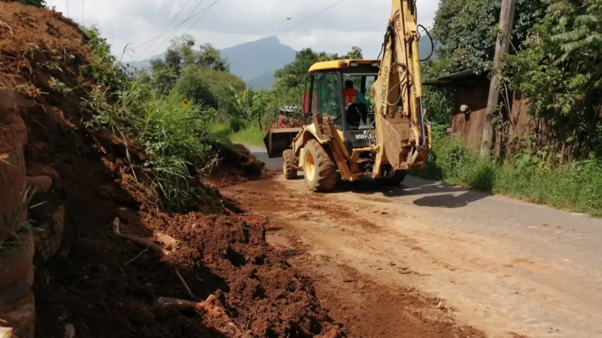 Maquinaria/afectaciones de caminos