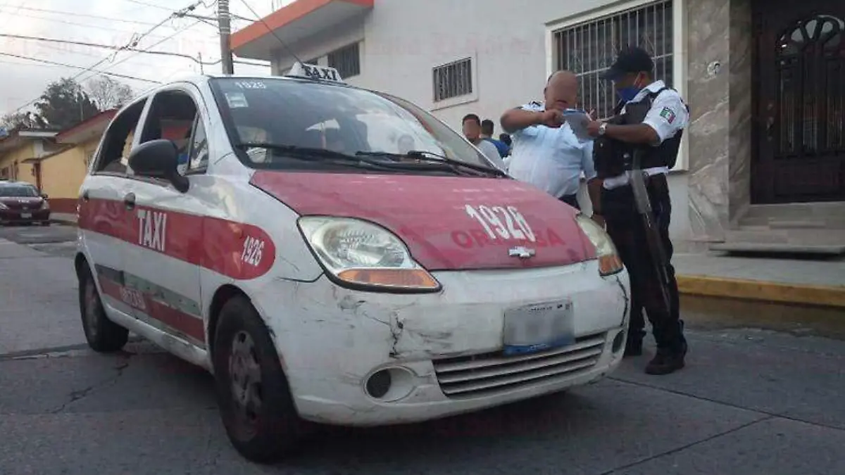 Taxi que atropelló a peatón