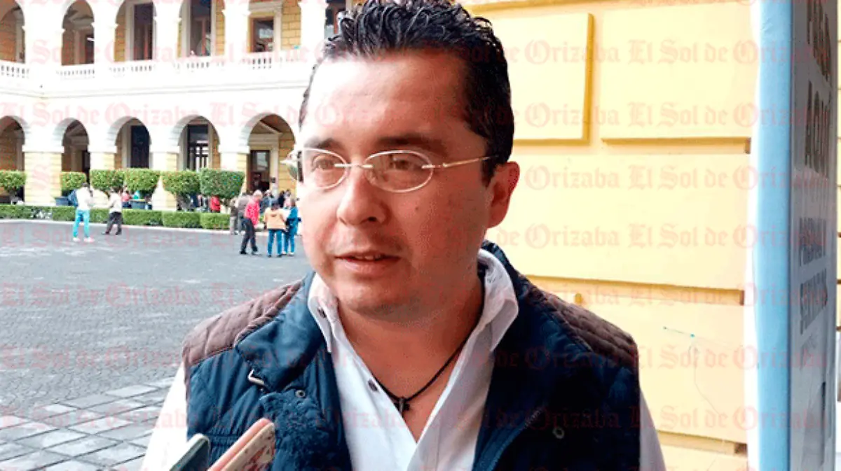 Alan-Osorio-Falcón,-oficial-Registro-Civil