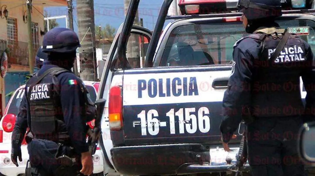 policías