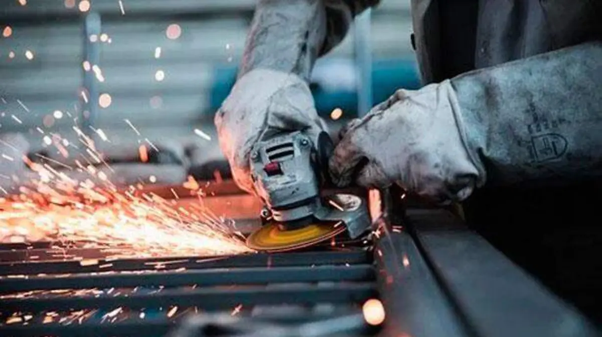 worker-5736096__340