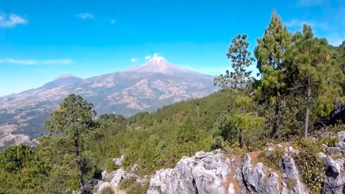 2-Cerro-Tepoztecatl-de-Mariano-Escobedo