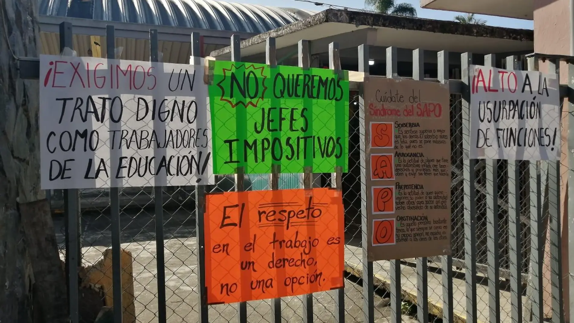 Protestas de maestros en zona escolar 023 