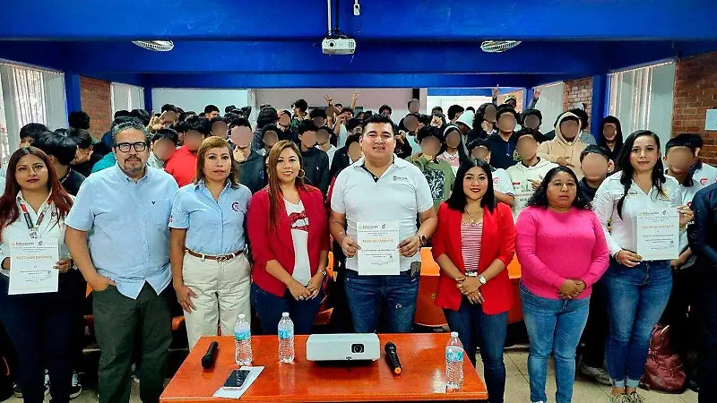 Pláticas-de-prevención-del-delito-y-seguridad-en-Ixtaczoquitlán