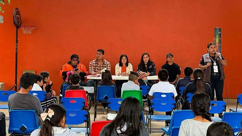 Pláticas-de-prevención-del-delito-y-seguridad-en-Ixtaczoquitlán-4