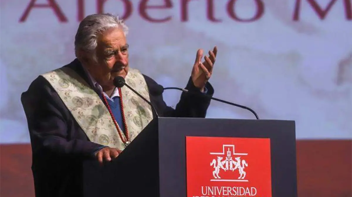 jesus-mujica-honoris1