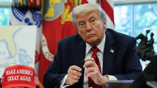 Donald TRump (1)