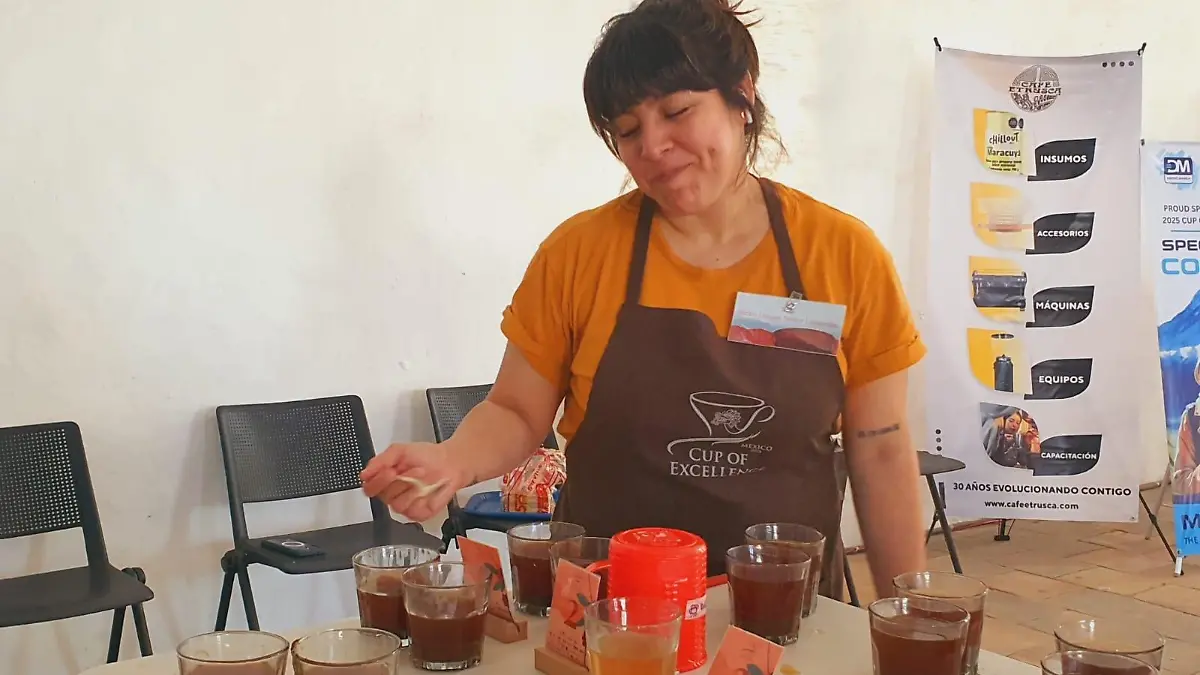 Alexis Núñez, catadora de Monterrey participó como juez en la etapa nacional de Taza de Excelencia.
