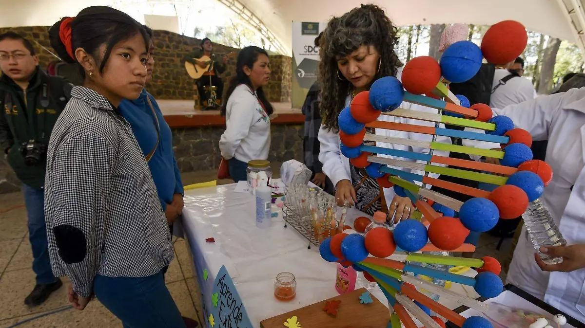 734270_Feria Científica _web