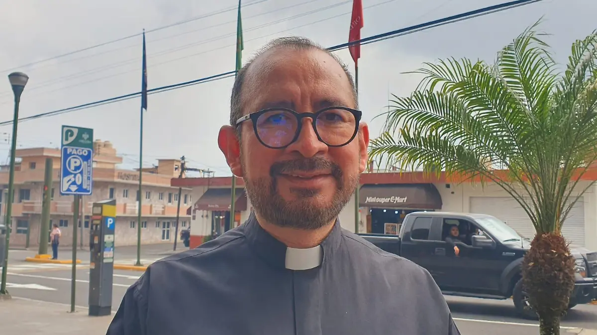 Padre Helkyn Enríquez Báez