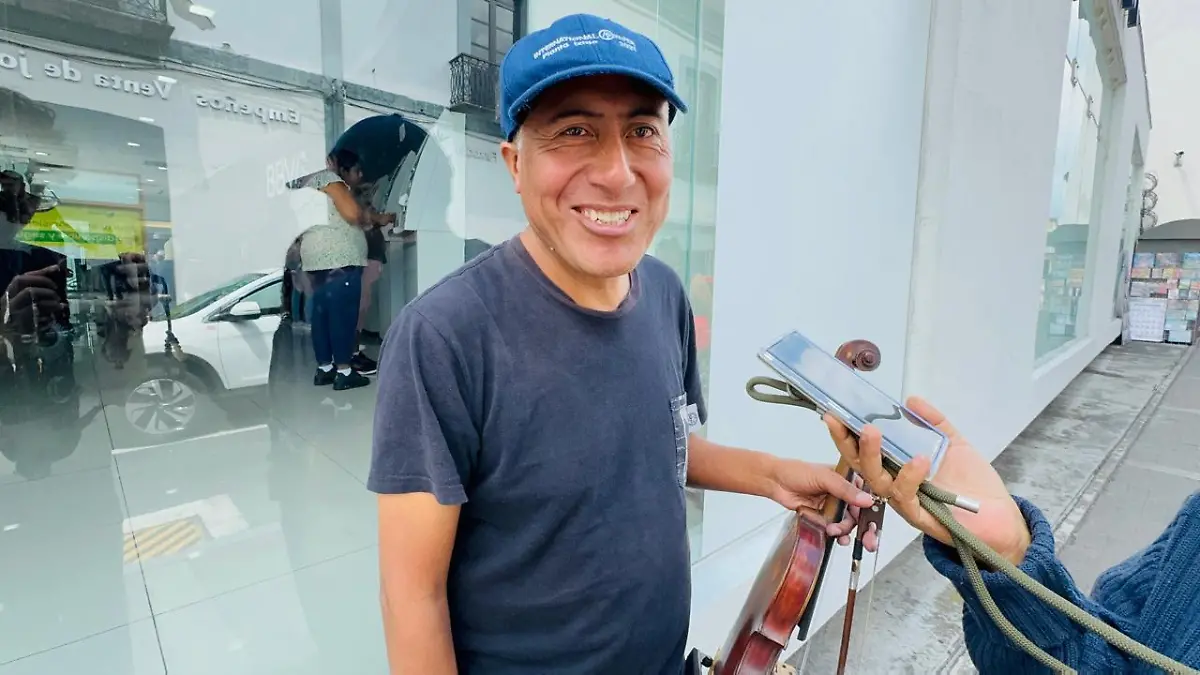 Miguel Flores de Jesús-2 (violinista urbano)