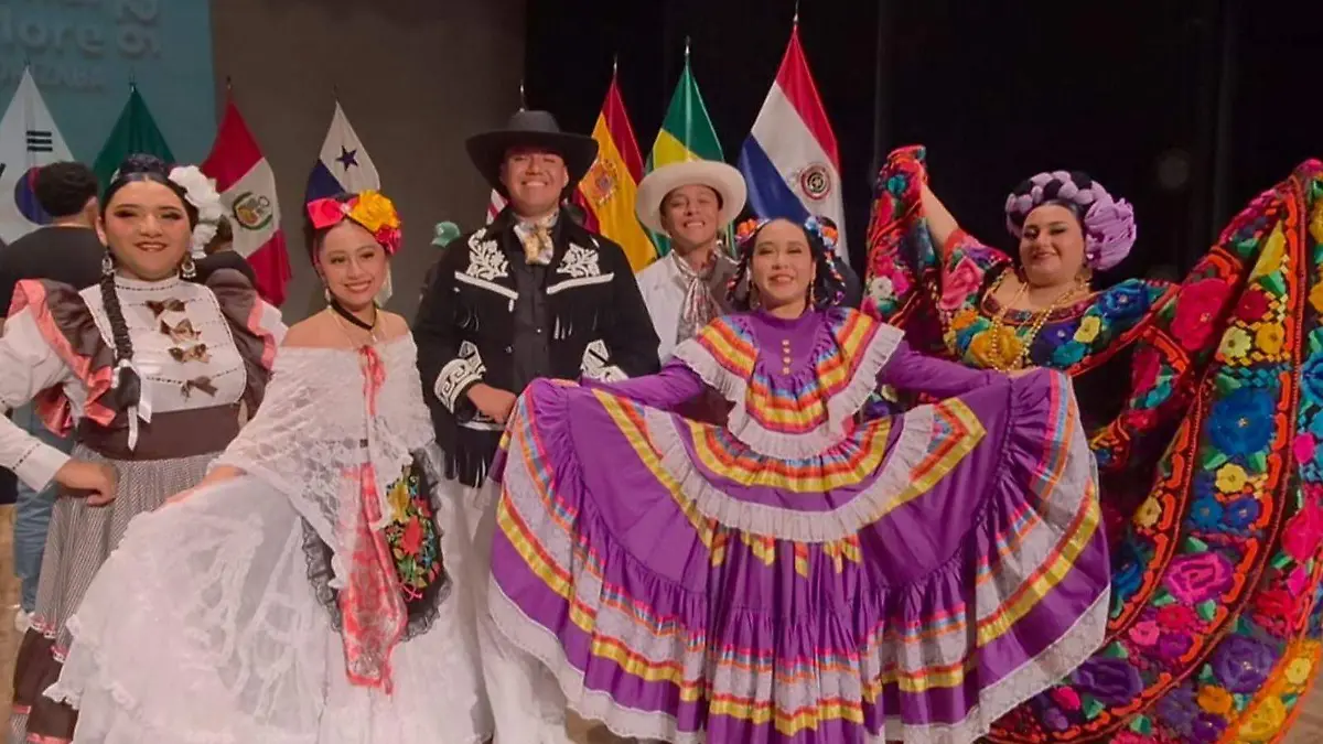 Ballet folklórico-dos