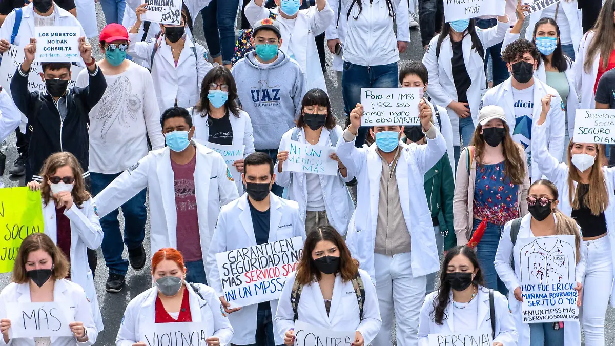 médicos_cuartoscuro