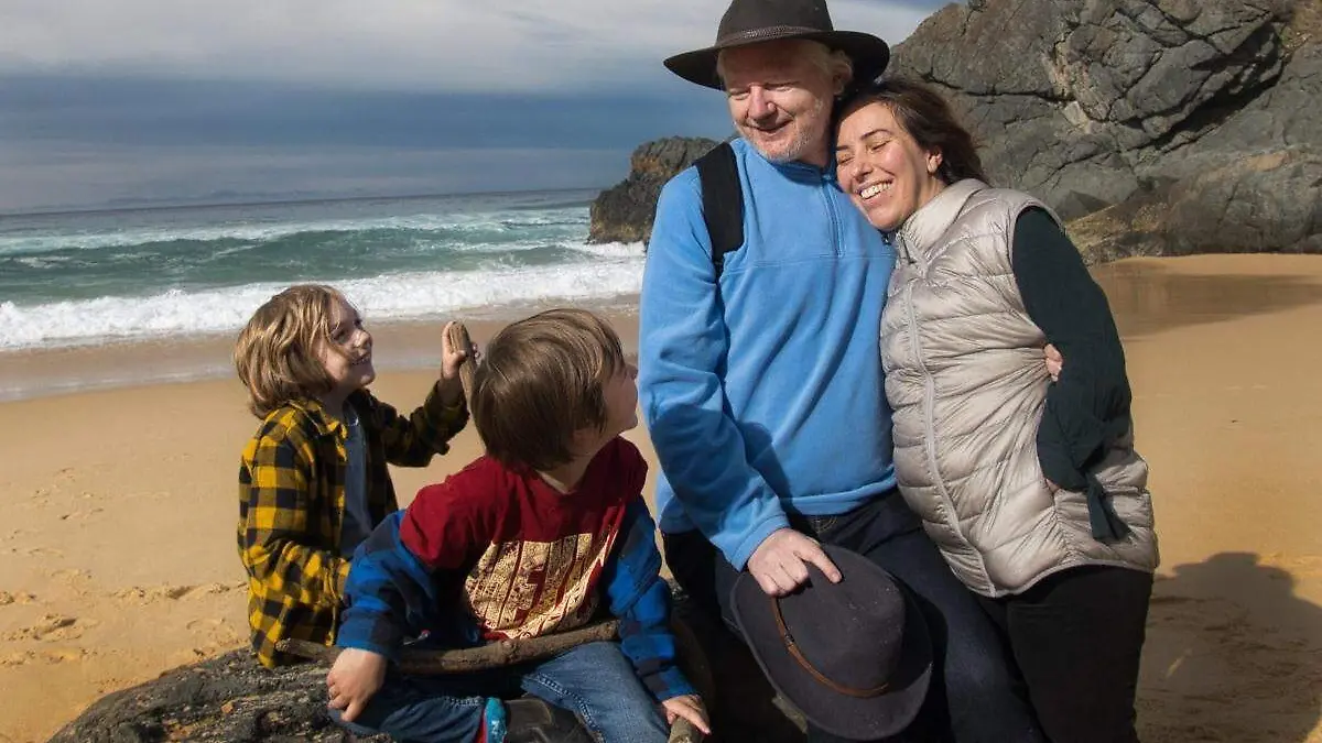 Julian Assange y su familia