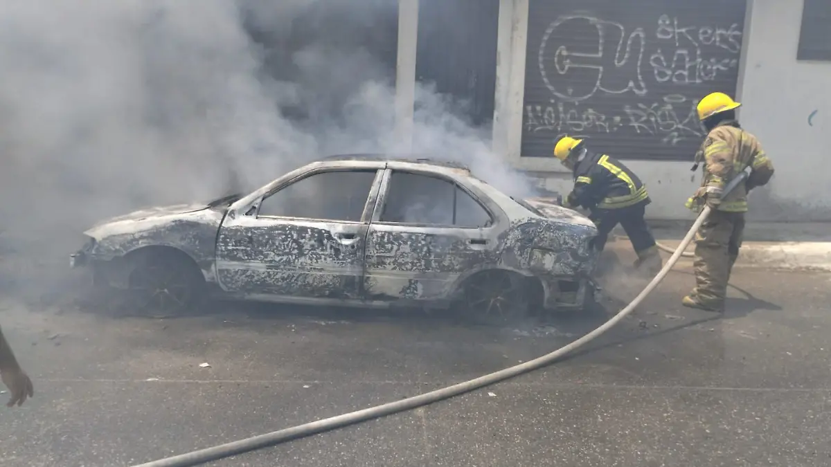 Incendian transporte público en Acapulco