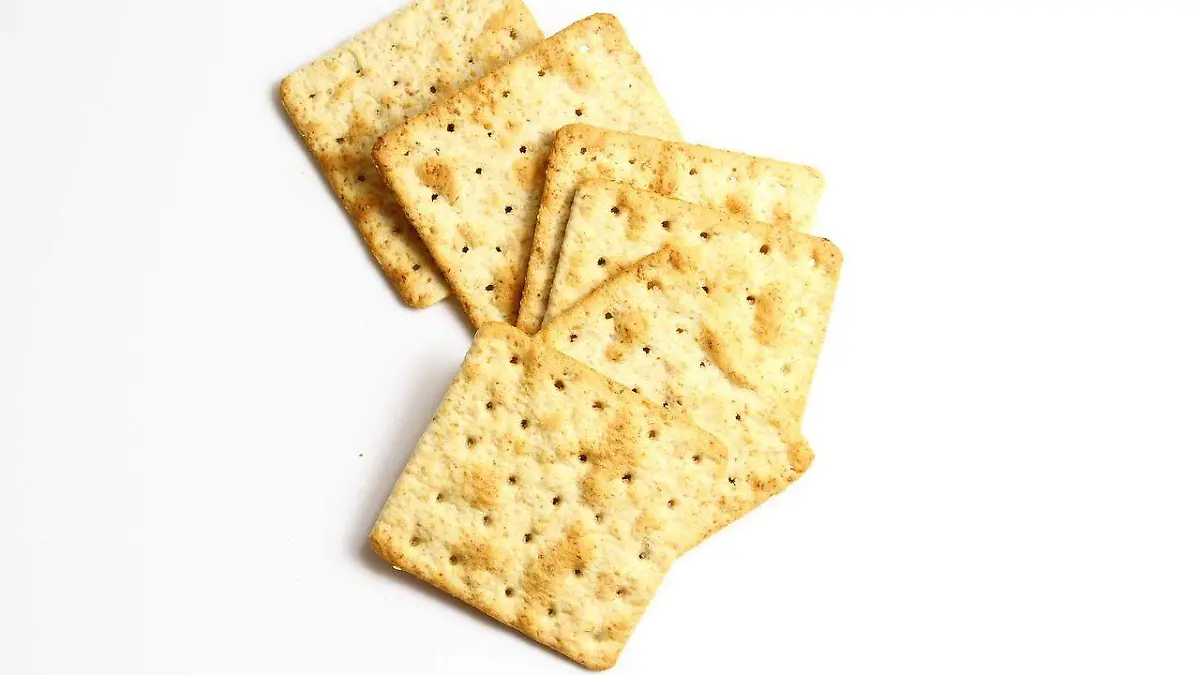 biscuit-crackers-973915_1280