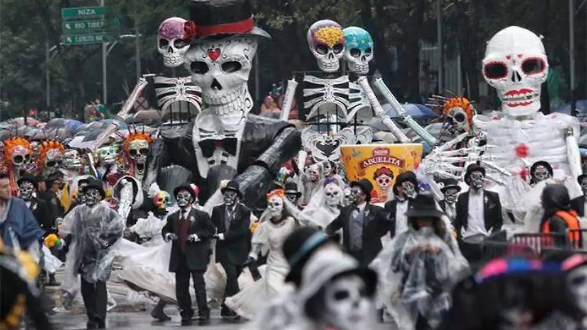 novios-desfile-alejandroaguilar