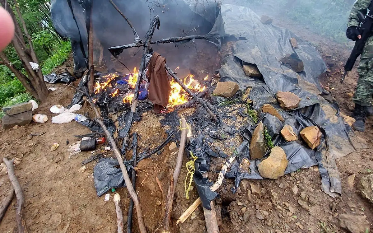 Campamento destruido