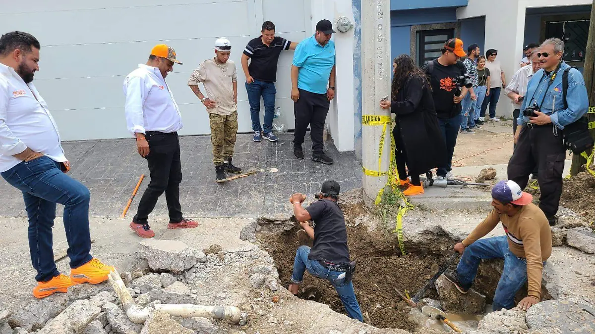 alfredo lozoya abre calle