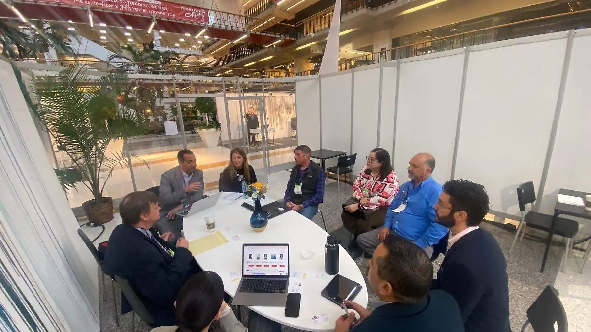 Primera reunión de trabajo en la Expo Nearshoring America en Dallas